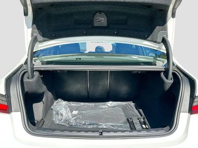 2026 BMW 3 Series — photo 21 view