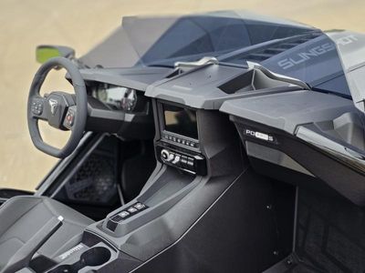 2025 Polaris Slingshot Slingshot SLR AutoDrive - Photo 13