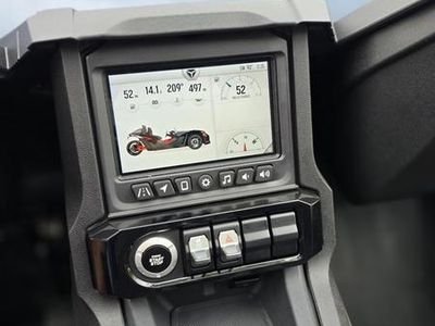 2025 Polaris Slingshot Slingshot SLR AutoDrive - Photo 10