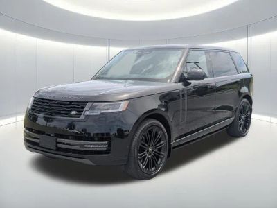 2024 Land Rover Range Rover SE in Black — front three-quarter view