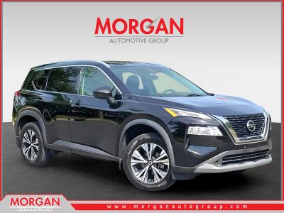 2021 Nissan Rogue SV in Black — front three-quarter view