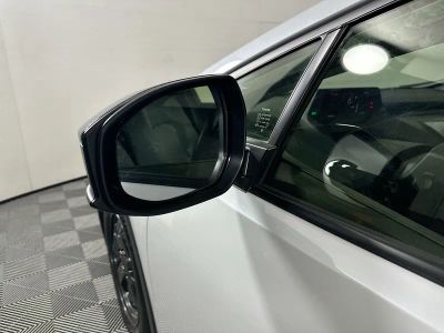 2023 Toyota Prius — photo 10 view