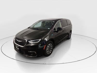2023 Chrysler Pacifica — rear three-quarter view