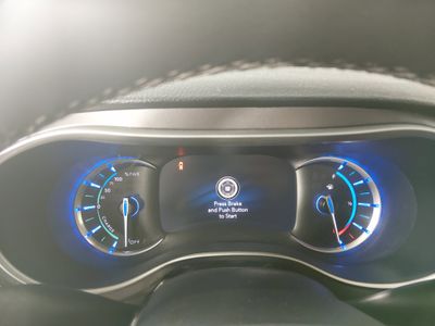 2023 Chrysler Pacifica — photo 14 view
