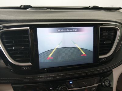 2023 Chrysler Pacifica — photo 16 view