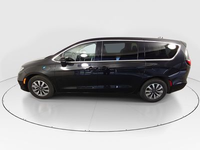 2023 Chrysler Pacifica — interior view