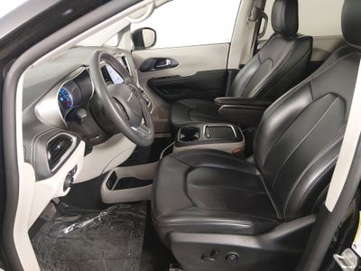 2023 Chrysler Pacifica — photo 20 view