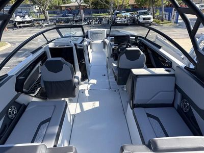 2025 Yamaha Boats 255XD - Photo 10