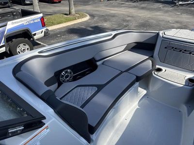 2025 Yamaha Boats 255XD - Photo 15