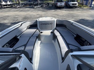 2025 Yamaha Boats 255XD - Photo 13
