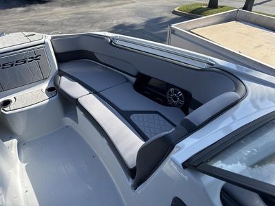 2025 Yamaha Boats 255XD - Photo 14