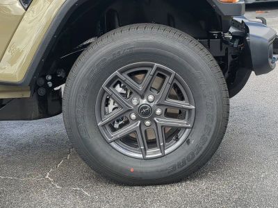 2026 Jeep Gladiator — photo 11 view