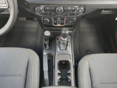 2026 Jeep Gladiator — photo 19 view