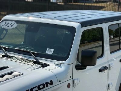 2024 Jeep Wrangler - Photo 9