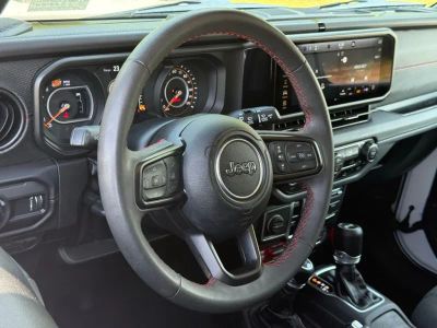 2024 Jeep Wrangler - Photo 17
