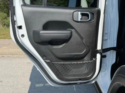 2024 Jeep Wrangler - Photo 23