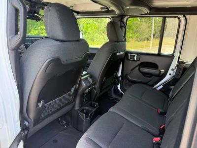 2024 Jeep Wrangler - Photo 24