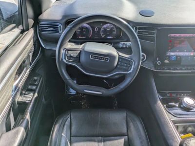 2022 Jeep Wagoneer — photo 14 view