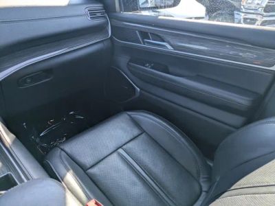 2022 Jeep Wagoneer — photo 15 view