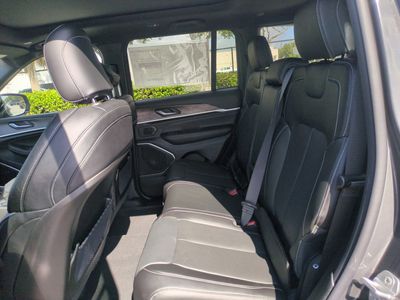 2026 Jeep Grand Cherokee - Photo 15