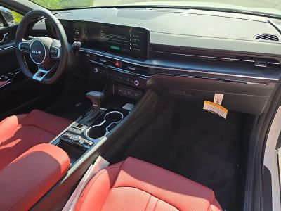 2026 Kia K5 — photo 11 view