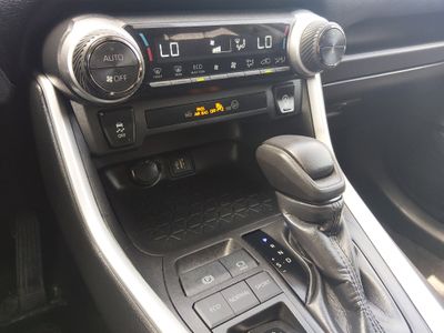 2024 Toyota RAV4 - Photo 18