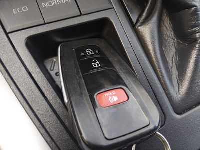 2024 Toyota RAV4 - Photo 15