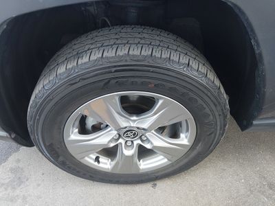 2024 Toyota RAV4 - Photo 10