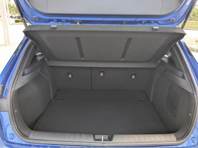 2026 Kia K4 Hatchback — photo 14 view