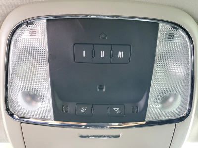 2023 Chrysler 300 — photo 22 view