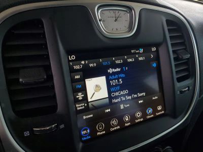2023 Chrysler 300 — photo 27 view
