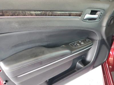 2023 Chrysler 300 — photo 15 view