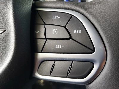 2023 Chrysler 300 — photo 26 view