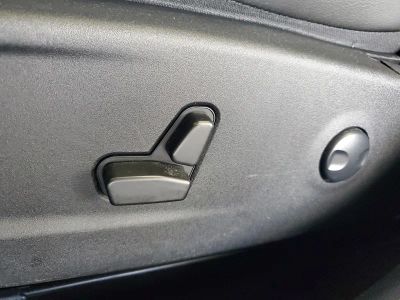 2023 Chrysler 300 — photo 21 view