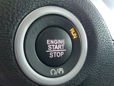 2023 Chrysler 300 — photo 32 view