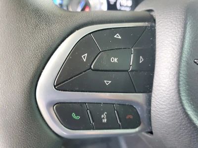 2023 Chrysler 300 — photo 25 view