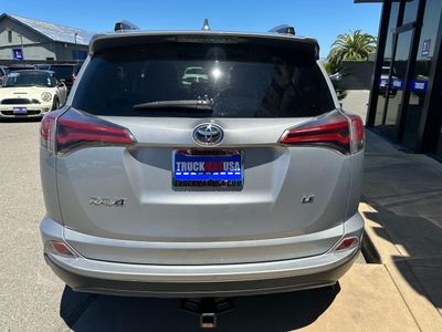 2016 Toyota RAV4 — photo 7 view