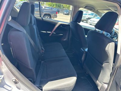 2016 Toyota RAV4 — photo 16 view