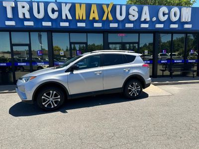 2016 Toyota RAV4 — detail view