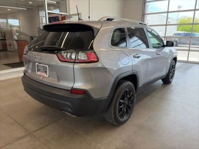 2020 Jeep Cherokee — interior view