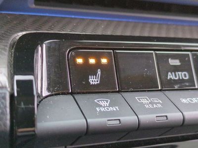 2025 Toyota Prius - Photo 14