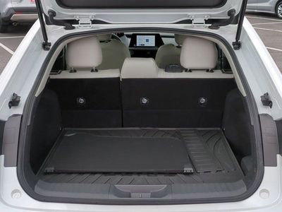 2025 Toyota Prius - Photo 17