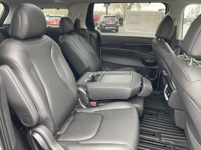 2026 Kia Carnival Hybrid — photo 14 view