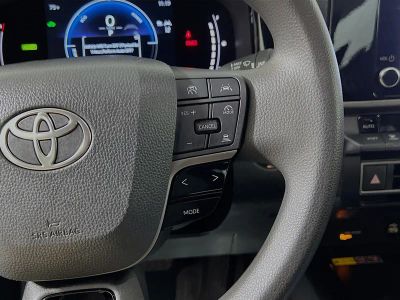 2025 Toyota Camry — photo 17 view