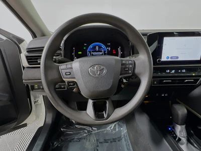 2025 Toyota Camry — photo 15 view
