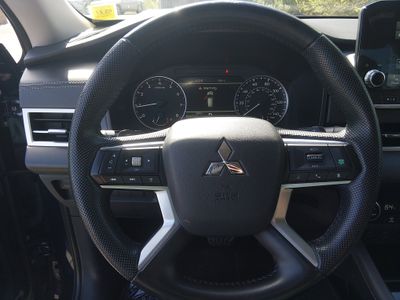 2023 Mitsubishi Outlander - Photo 12