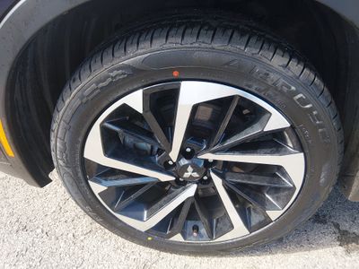 2023 Mitsubishi Outlander - Photo 10