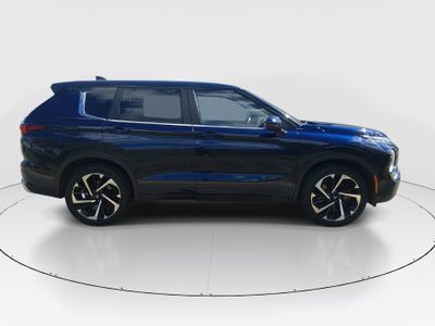 2023 Mitsubishi Outlander - Photo 8