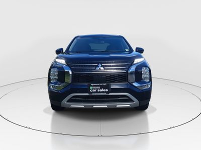 2023 Mitsubishi Outlander - Photo 2