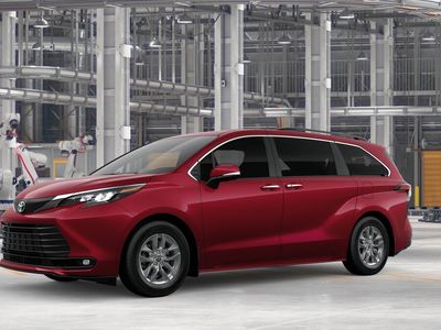 2026 Toyota Sienna — side profile view
